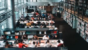 Bibliothèque de l’Institut du monde arabe <br /> <br /> <img src="https://pariscosmop.fr/wp-content/uploads/2022/05/bibliotheque-Bibliotheque-Institut-du-monde-arabe-paris.jpg" alt="Bibliothèque-Institut-du-monde-arabe" style="width:98%" loading="lazy">