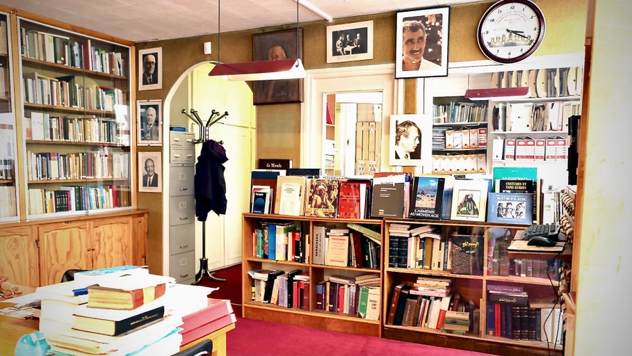 Bibliothèque-Institut-kurde