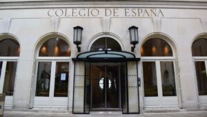 Collège d’Espagne à la Cité internationale universitaire <br /> <br /> <img src="https://pariscosmop.fr/wp-content/uploads/2022/05/quartier-College-dEspagne-paris.jpg" alt="Collège-d’Espagne" style="width:98%" loading="lazy">