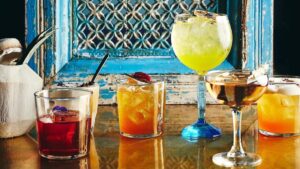 Baranaan, bar à cocktails <br /> <br /> <img src="https://pariscosmop.fr/wp-content/uploads/2022/05/restaurant-Baranaan-paris.jpg" alt="Baranaan" style="width:98%" loading="lazy">