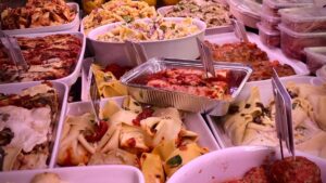 Épiceries et traiteurs Delitaly <br /> <br /> <img src="https://pariscosmop.fr/wp-content/uploads/2022/05/restaurant-Delitaly-14e-paris.jpg" alt="Delitaly-14e" style="width:98%" loading="lazy">