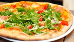 Pizzeria Enzo <br /> <br /> <img src="https://pariscosmop.fr/wp-content/uploads/2022/05/restaurant-Enzo-paris.jpg" alt="Enzo" style="width:98%" loading="lazy">