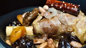 Restaurant La Baraka <br /> <br /> <img src="https://pariscosmop.fr/wp-content/uploads/2022/05/restaurant-La-Baraka-paris.jpg" alt="La-Baraka" style="width:98%" loading="lazy">