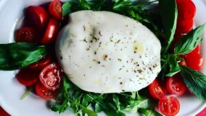 Pizzeria La Briciola <br /> <br /> <img src="https://pariscosmop.fr/wp-content/uploads/2022/05/restaurant-La-Briciola-paris.jpg" alt="La-Briciola" style="width:98%" loading="lazy">