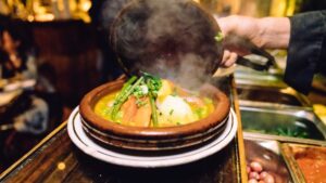 Restaurant Le 404 <br /> <br /> <img src="https://pariscosmop.fr/wp-content/uploads/2022/05/restaurant-Le-404-paris.jpg" alt="Le-404" style="width:98%" loading="lazy">