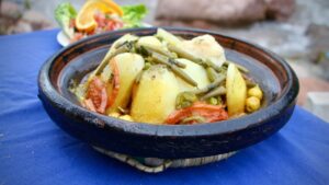 Restaurant Saveurs d’Atika <br /> <br /> <img src="https://pariscosmop.fr/wp-content/uploads/2022/05/restaurant-Saveurs-dAtika-paris.jpg" alt="Saveurs-d’Atika" style="width:98%" loading="lazy">