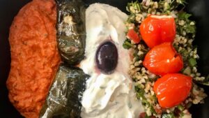 Thalassa, traiteur grec <br /> <br /> <img src="https://pariscosmop.fr/wp-content/uploads/2022/05/restaurant-Thalassa-paris.jpg" alt="Thalassa" style="width:98%" loading="lazy">